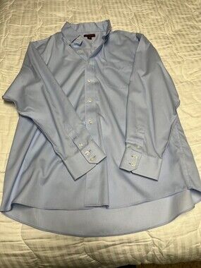 Red House Men's long sleeve no iron dress shirt size large light blue stripe